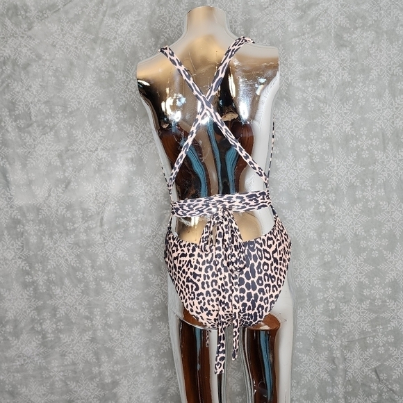 LEAPORD print one piece swimsuit - Picture 2 of 8